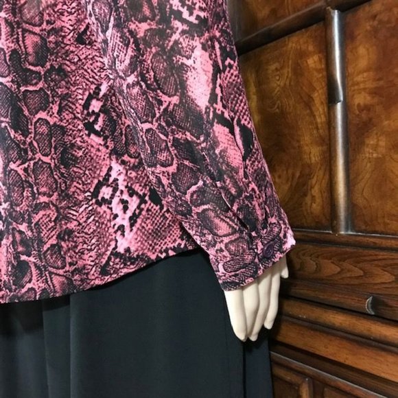 NWOT Joan Rivers Pink Python Micro Crepe Overlay V-neck Top - Picture 11 of 13